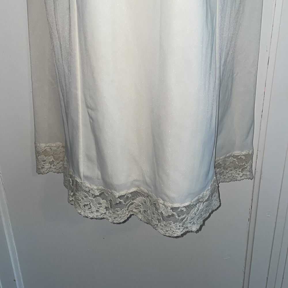 Vtg 50s cream colored nylon full slip - Picture 3 of 8